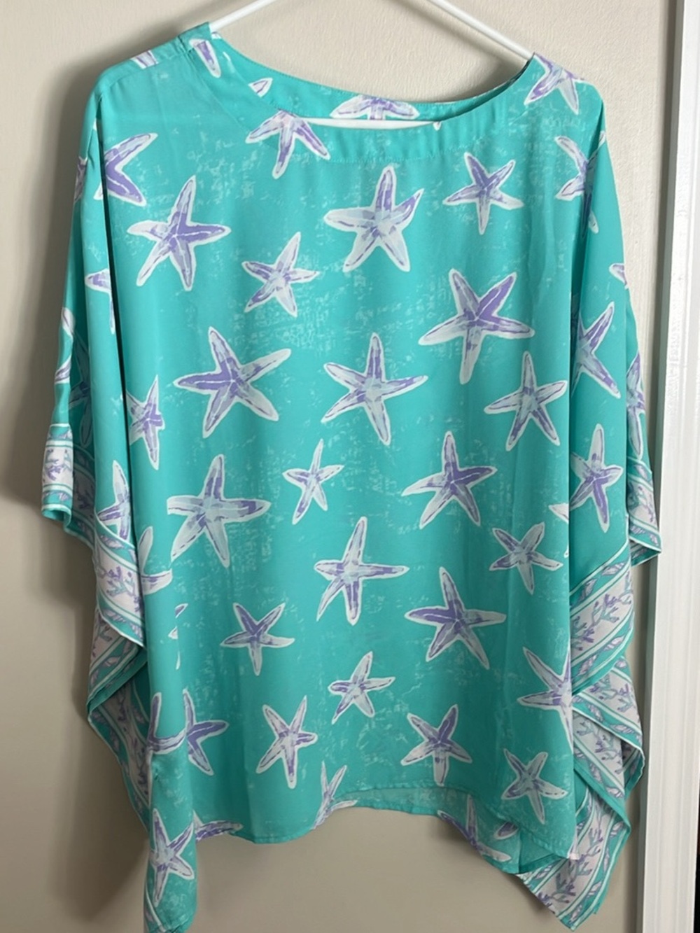 Quaker Factory Turquoise top with purple starfish size L